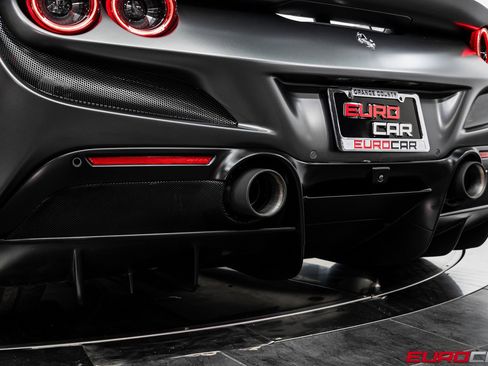 Used 2022 Ferrari F8 Tributo image 25