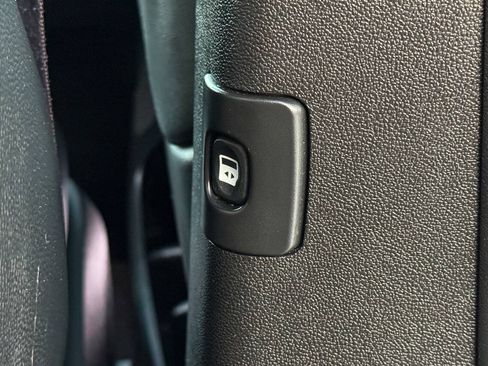 Used 2015 Dodge Grand Caravan R/T w/ Driver Convenience Group FWD image 15