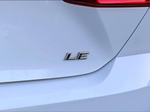 Used 2025 Toyota Camry LE image 10