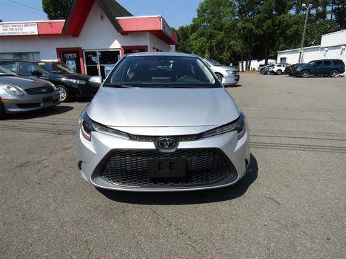 Used 2022 Toyota Corolla LE w/ Carpet Mat Package (TMS) FWD image 2