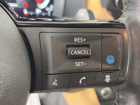 Used 2023 Nissan Rogue Platinum w/ Platinum Premium Package AWD/4WD image 35