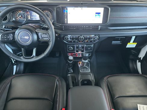 New 2025 Jeep Gladiator Rubicon image 13