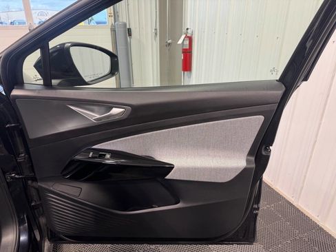 Used 2023 Volkswagen ID.4 S image 16