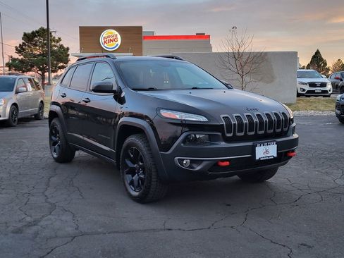 Used 2017 Jeep Cherokee Trailhawk w/ Comfort/Convenience Group image 7