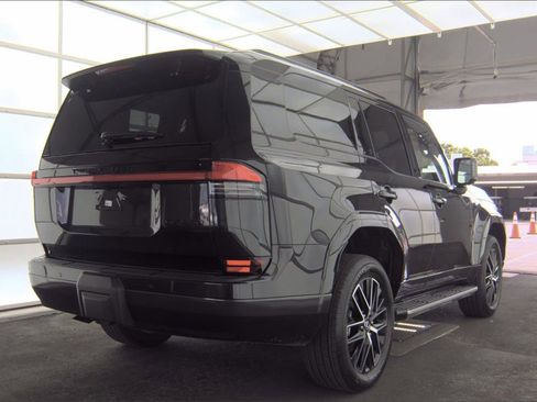 Used 2025 Lexus GX 550 w/ Cold Area Package image 2