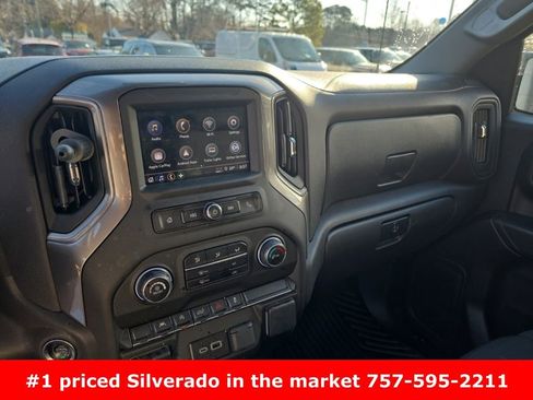 Used 2025 Chevrolet Silverado 1500 Custom image 14