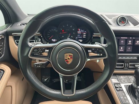 Used 2020 Porsche Macan image 24