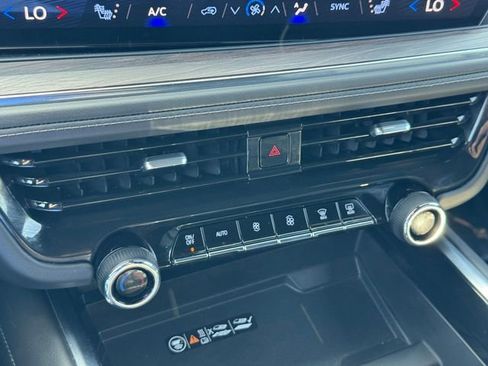 Certified 2025 Chevrolet Suburban Z71 AWD/4WD image 19