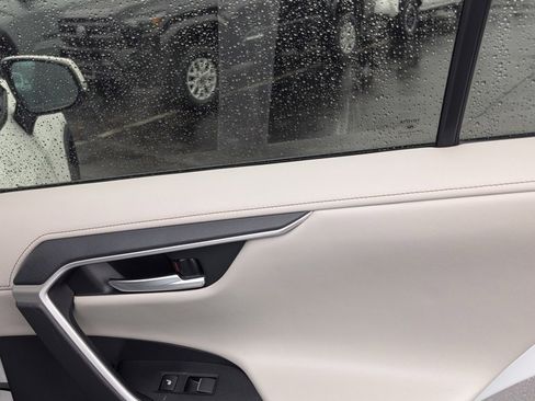 Certified 2019 Toyota RAV4 Limited w/ Cold Weather Package image 17