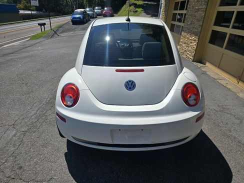 Used 2008 Volkswagen Beetle Triple White Edition FWD image 21