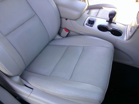 Used 2014 Jeep Grand Cherokee Limited w/ Luxury Group II image 58