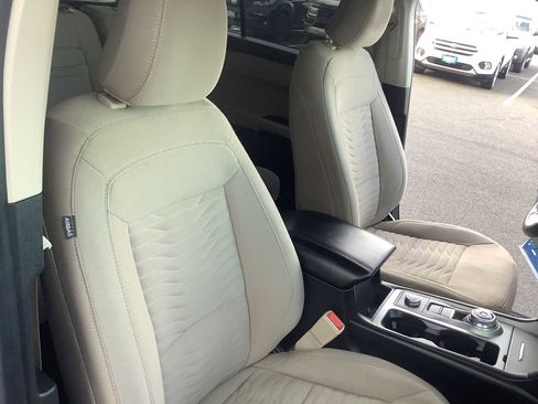 Used 2021 Ford Explorer XLT w/ Class III Trailer Tow Package image 14