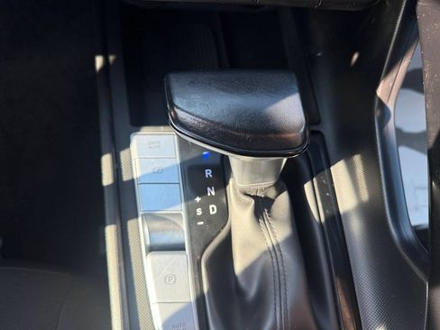 Used 2025 Hyundai Elantra SEL FWD image 34