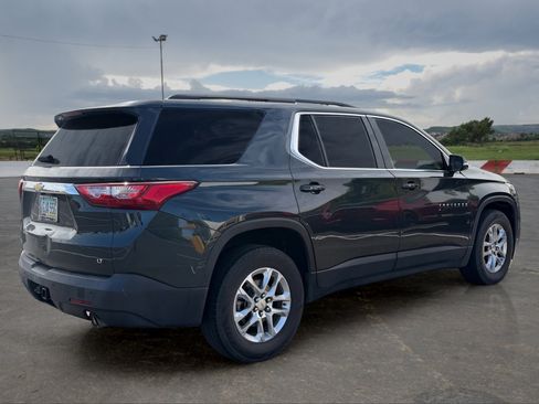 Used 2020 Chevrolet Traverse LT FWD image 3