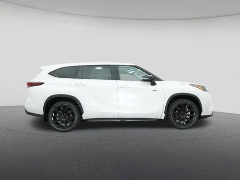 New 2026 Toyota Highlander XLE image 27