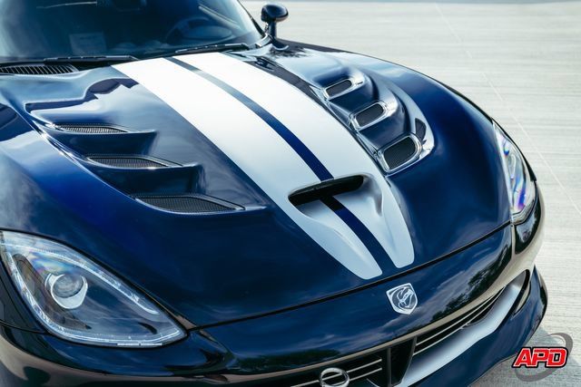 Used 2014 SRT Viper SRT-10 w/ Exterior Carbon Fiber Package RWD image 29
