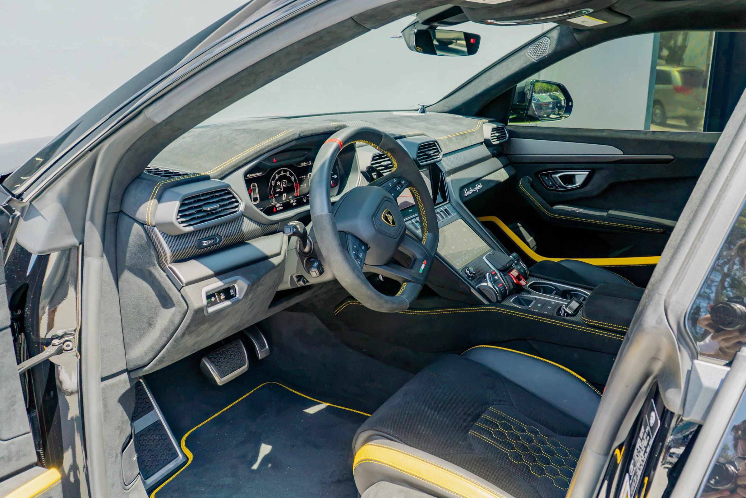 Used 2024 Lamborghini Urus Performante AWD/4WD image 73