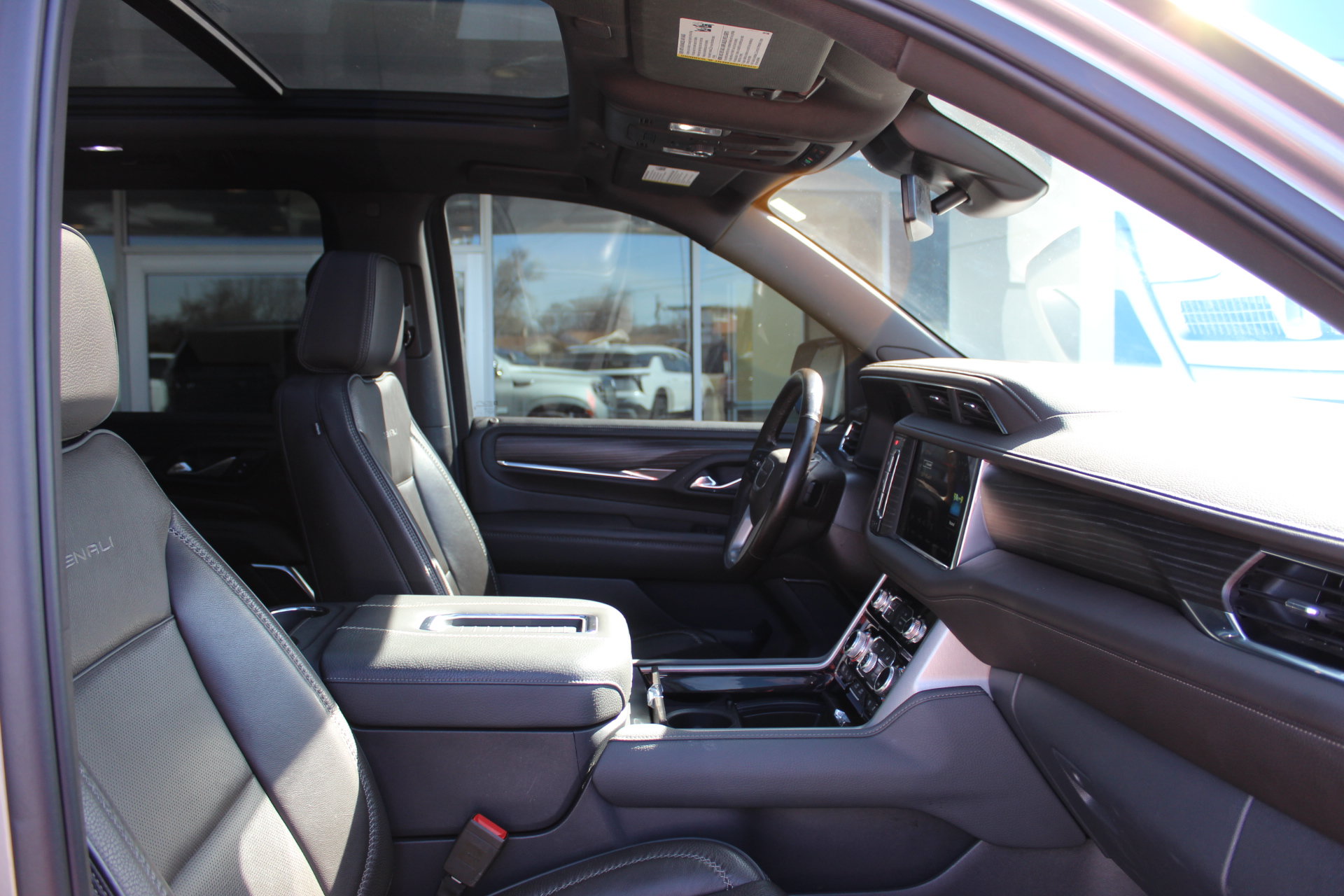 Certified 2023 GMC Yukon XL Denali w/ Max Trailering Package AWD/4WD image 14