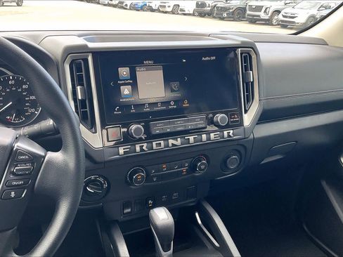 Used 2025 Nissan Frontier SV AWD/4WD image 7