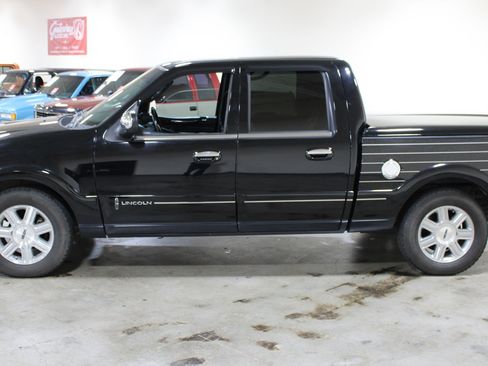 Used 2002 Lincoln Blackwood RWD image 5