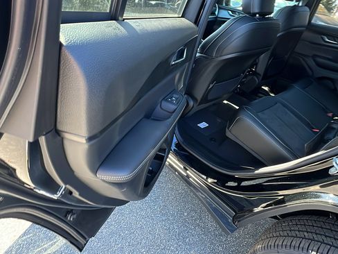 New 2025 Jeep Grand Cherokee Altitude image 20