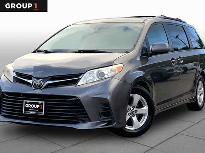 Used 2018 Toyota Sienna LE