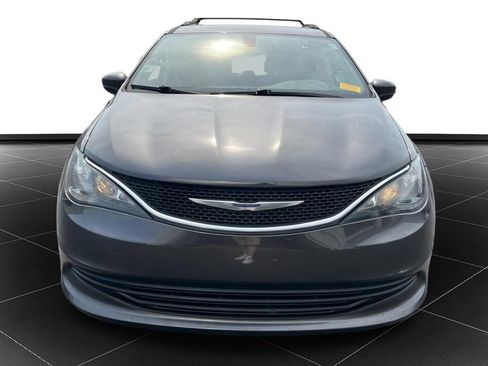 Used 2020 Chrysler Voyager Lxi FWD image 8