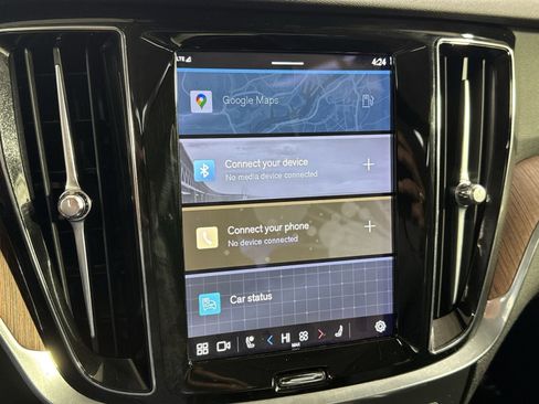 Used 2024 Volvo S60 B5 Plus image 24