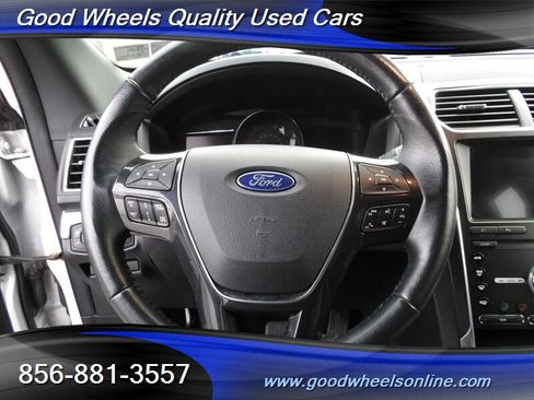 Used 2019 Ford Explorer Limited w/ Ford Safe & Smart Package image 18