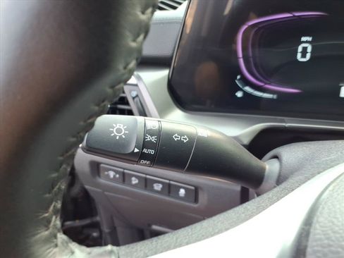 Used 2025 Kia Telluride S FWD image 18