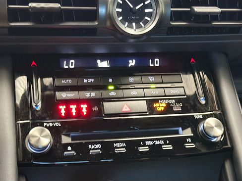 Used 2024 Lexus IS 350 F Sport RWD image 10