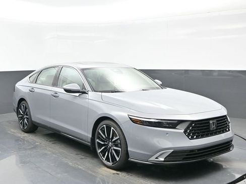 New 2025 Honda Accord Touring image 8