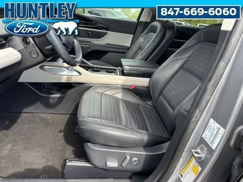 Used 2024 Lincoln Nautilus Reserve AWD/4WD image 18