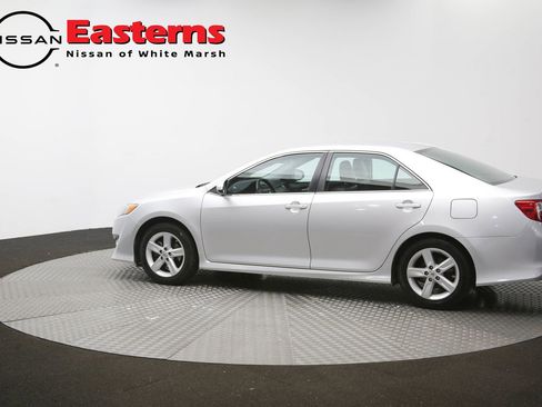 Used 2014 Toyota Camry SE FWD image 61
