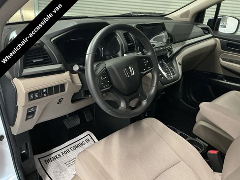 Used 2021 Honda Odyssey EX image 11