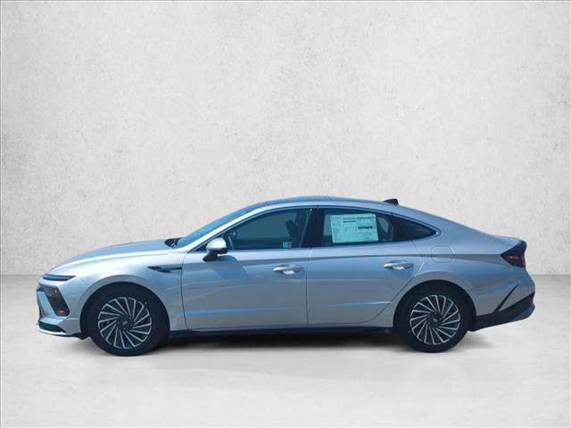 Certified 2025 Hyundai Sonata Limited FWD image 5