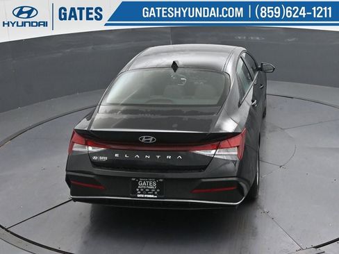 New 2026 Hyundai Elantra SE image 39