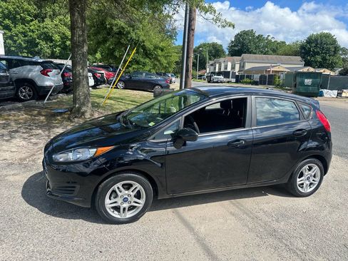 Used 2019 Ford Fiesta SE image 3
