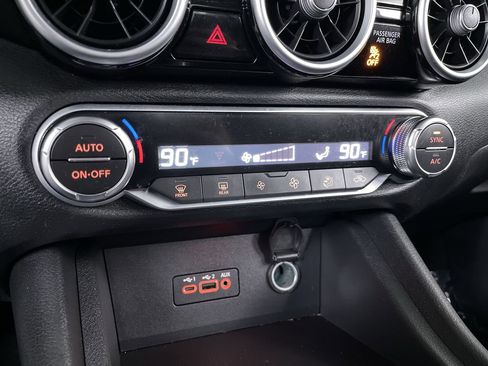 Used 2020 Nissan Sentra SV image 16