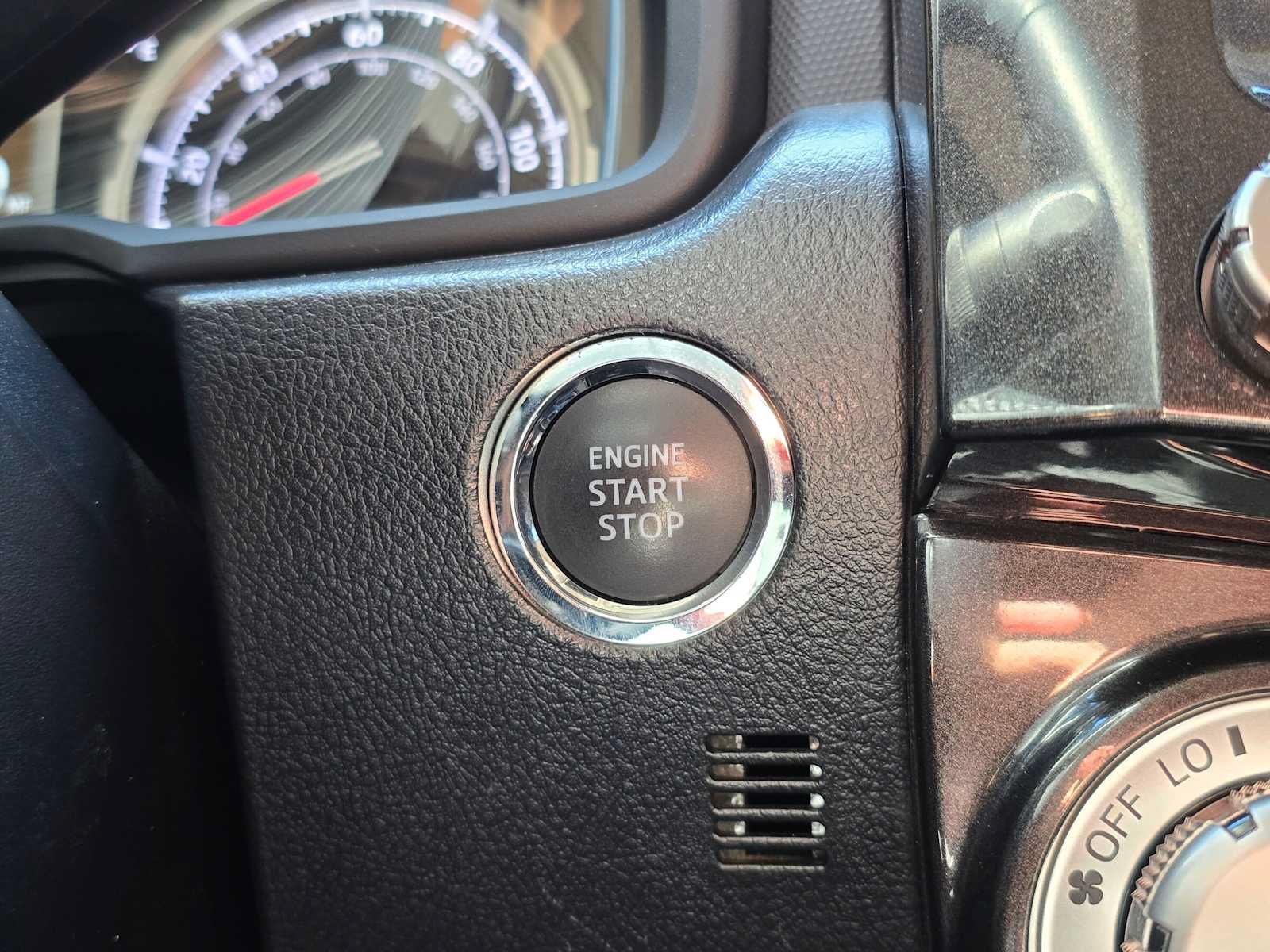 Used 2023 Toyota 4Runner TRD Off-Road Premium AWD/4WD image 31