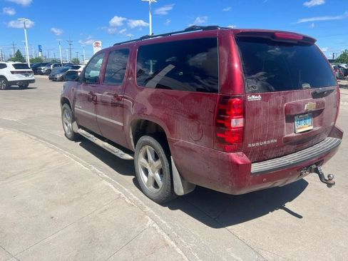 Used 2011 Chevrolet Suburban LT w/ Luxury Package AWD/4WD image 5
