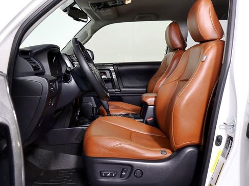 Used 2014 Toyota 4Runner Trail AWD/4WD image 18