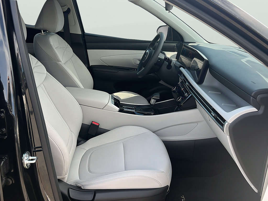 Certified 2025 Hyundai Tucson SEL FWD image 17