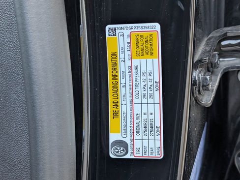 Used 2025 Chevrolet Equinox EV RS FWD image 40