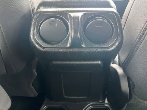 Used 2018 Jeep Wrangler Sport AWD/4WD image 17