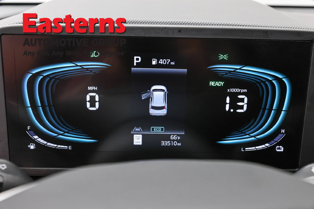 Used 2025 Kia Niro LX FWD image 18
