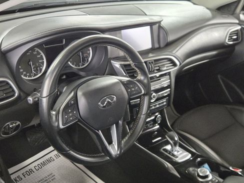 Used 2018 INFINITI QX30 AWD image 10