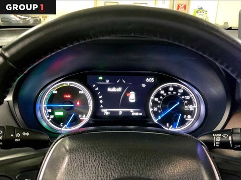 Used 2023 Toyota Venza XLE image 26