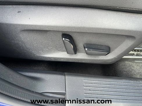 Used 2023 Nissan Rogue SL AWD/4WD image 26
