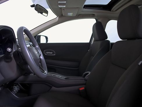 Used 2018 Honda HR-V EX image 21